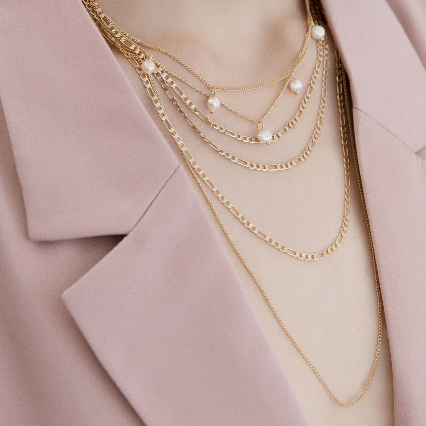 Audrey halskæde. Pre layered halskæde. Guldbelagt