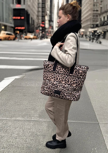 PerryMBG Shopper taske med leopard prints. Sort og beige. Recycled polyester. Markberg