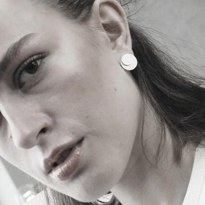 Theia 2-Ton-Ohrstecker. Silber und Gold. Dänisches Kopenhagen