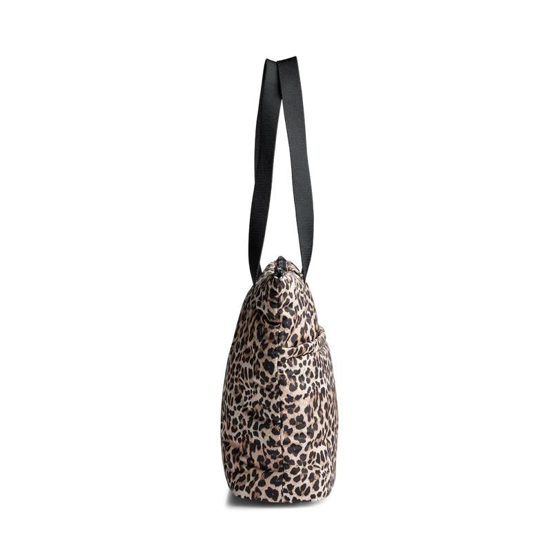 PerryMBG Shopper taske med leopard prints. Sort og beige. Recycled polyester. Markberg