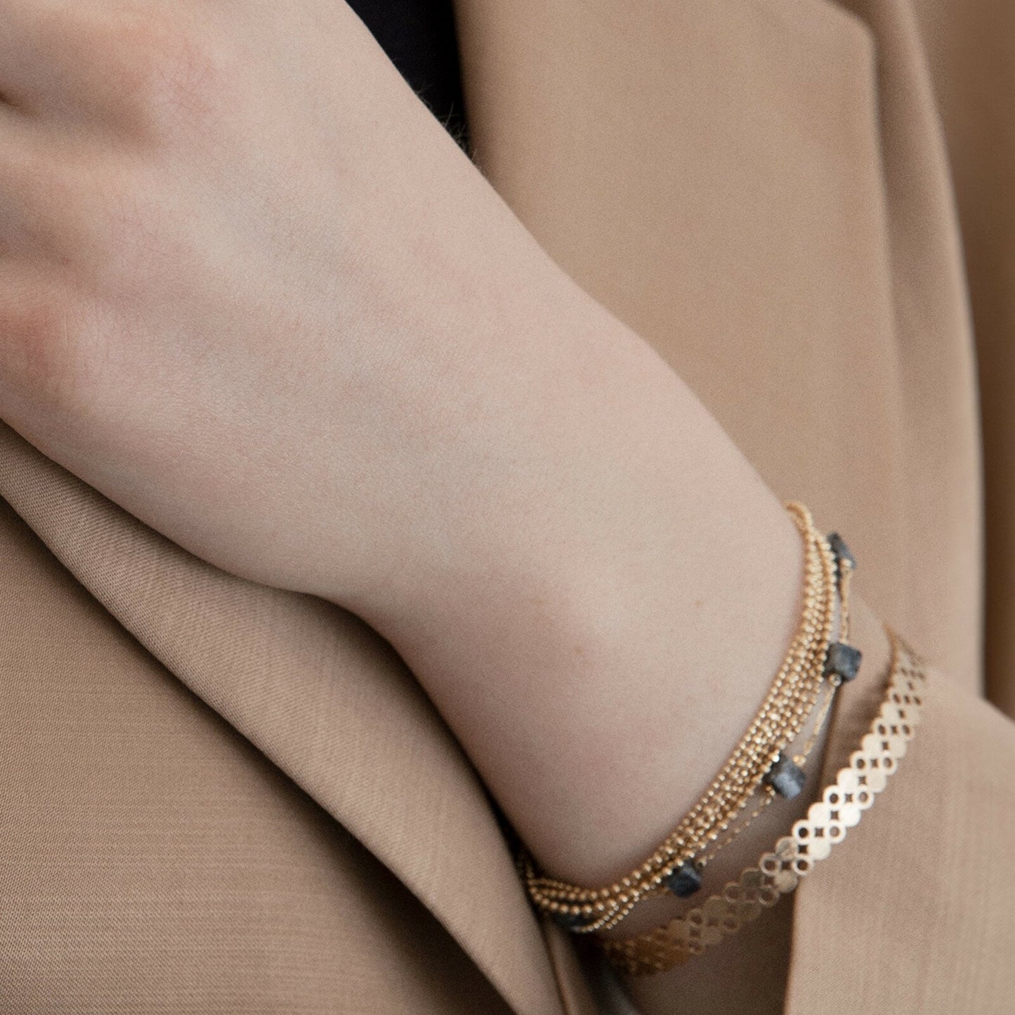 Theia Mini Dot Cuff bracelet. Gold plated. Danish Copenhagen