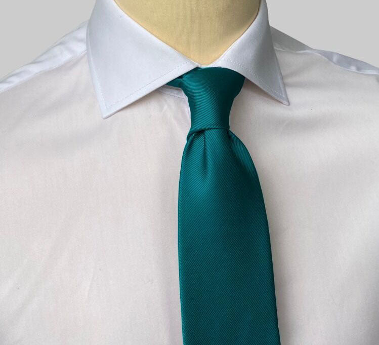 Turquoise tie. Turquoise. 100% silk. Connexion Tie